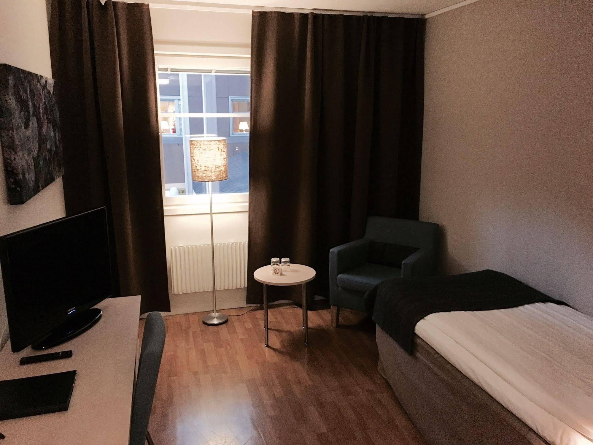 Hotell Vilja ウメオ エクステリア 写真